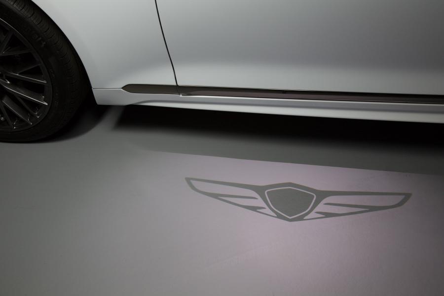 Детали экстерьера Genesis G80 Sport 2017 года  (NA) (фото 72 из 94)